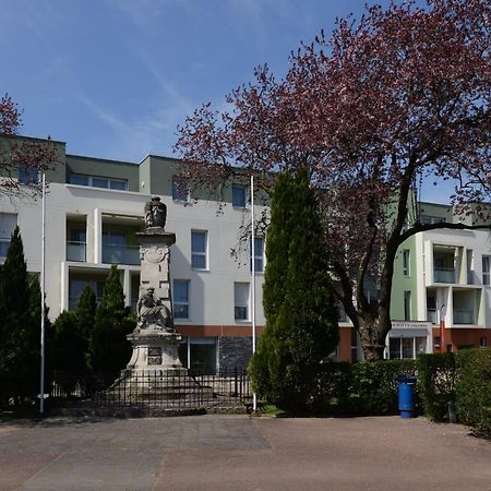 Domitys La Rose Du Beffroi Aparthotel Maizieres-les-Metz Bagian luar foto