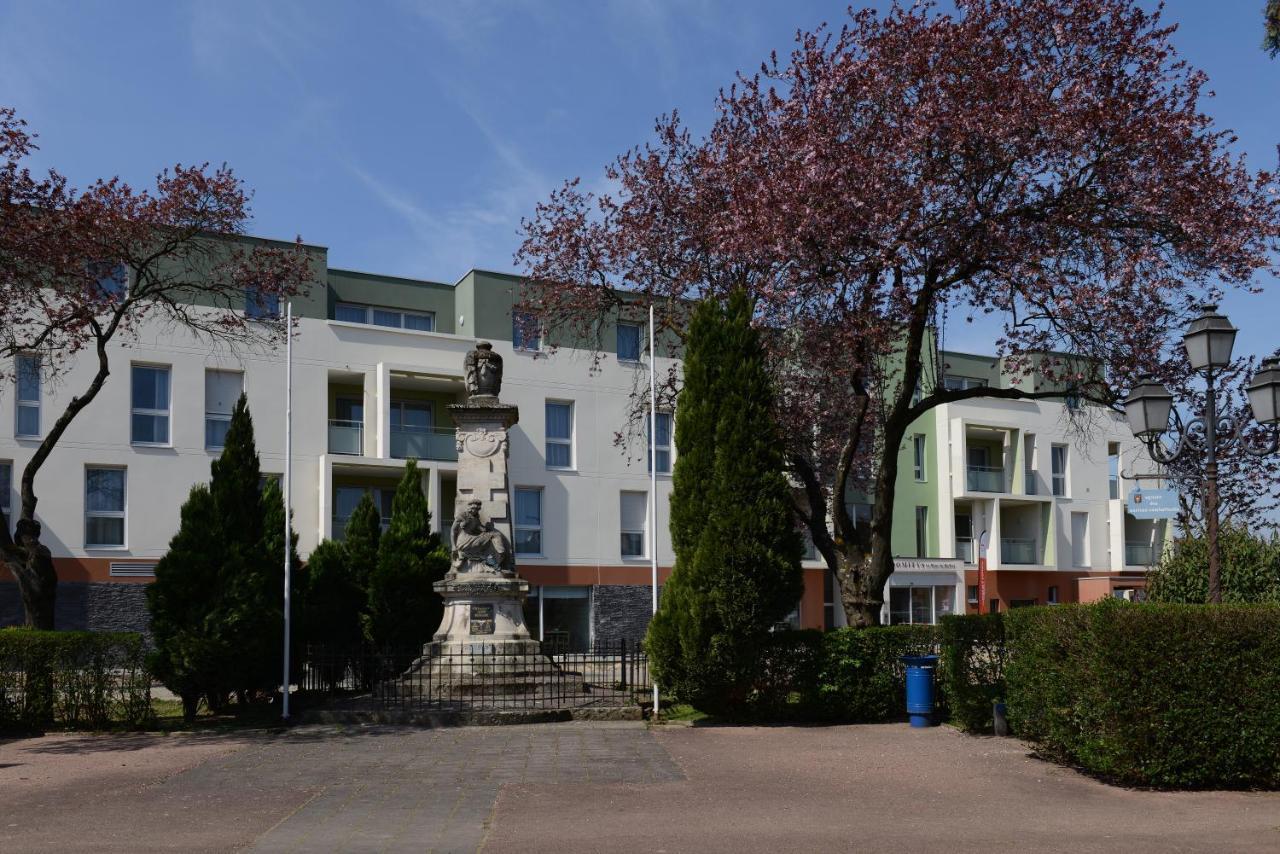 Domitys La Rose Du Beffroi Aparthotel Maizieres-les-Metz Bagian luar foto